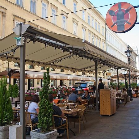 Sasone Rooms Будапеща Екстериор снимка